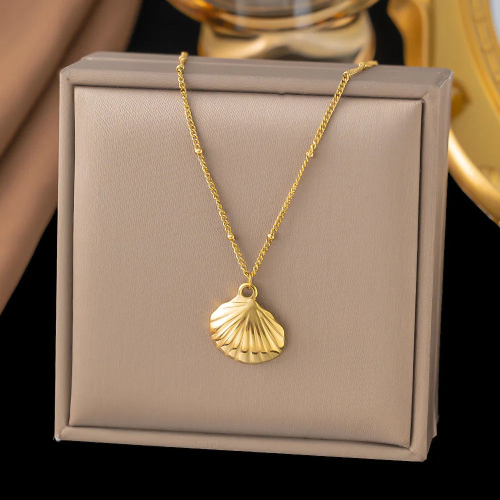 Women Shell Necklace 14k Gold Plated Stainless Steel Layered Starfish Conch SeaShell Pearl Charm Necklace Summer Beach Jewelry