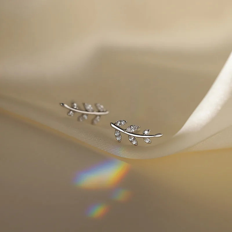 Tibetan Silver Mini Crystal Butterfly Sweet Stud Earrings for Women Flower Helix Cartilage Tragus Lobe Teen Ear Piercing Jewelry