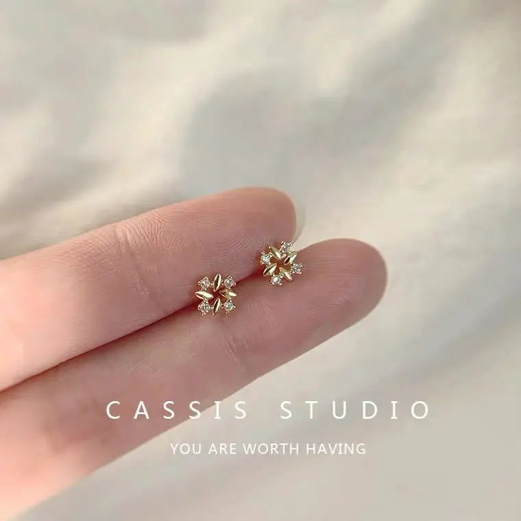 Tibetan Silver Mini Crystal Butterfly Sweet Stud Earrings for Women Flower Helix Cartilage Tragus Lobe Teen Ear Piercing Jewelry